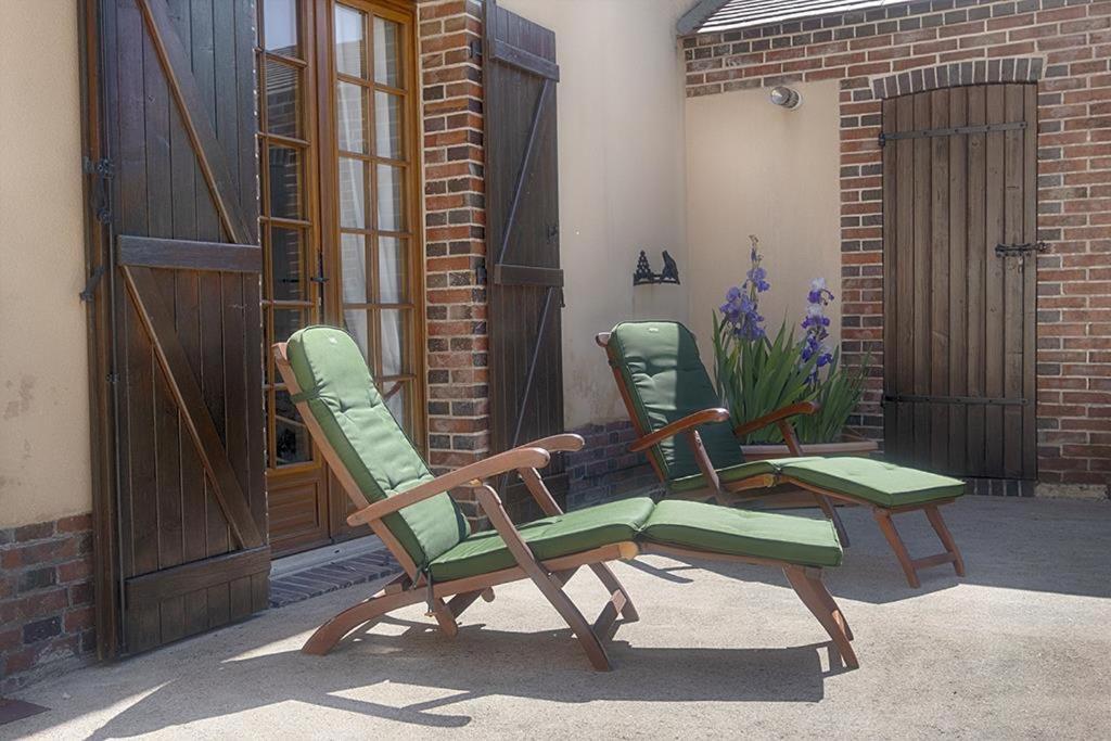 Le Logis Du Regisseur Bed & Breakfast Charny-Oree-de-Puisaye Exterior foto
